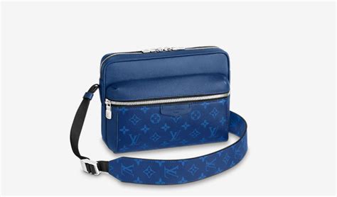 Louis Vuitton Tassen / Tasjes in Blauw .